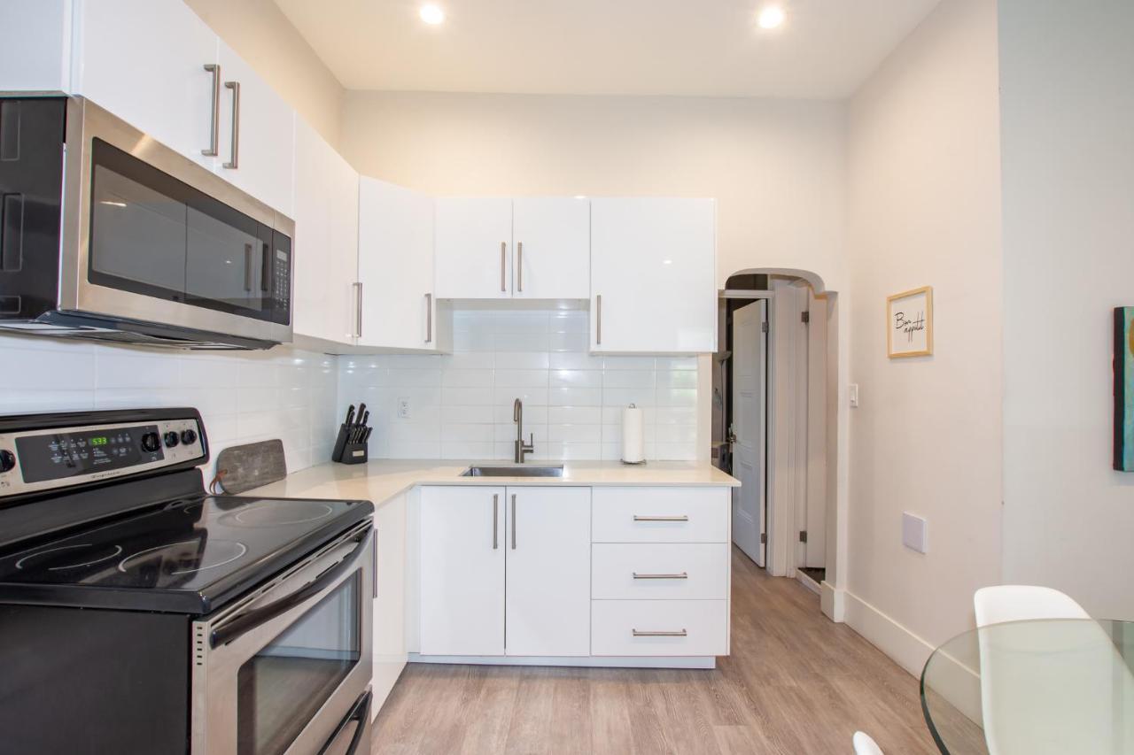 Charming Niagara Region Apt. Newly Renovated! Appartamento Sainte-Catherine Esterno foto