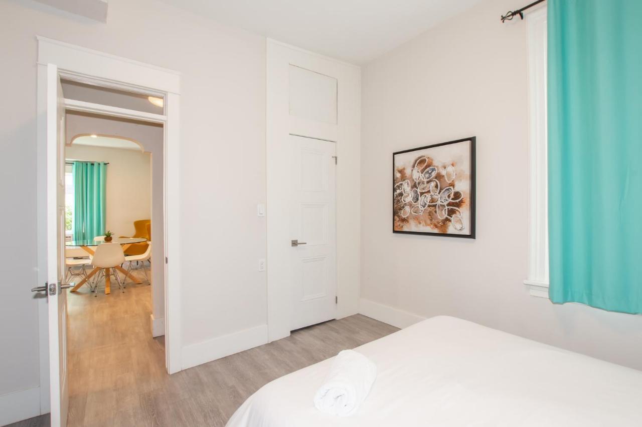 Charming Niagara Region Apt. Newly Renovated! Appartamento Sainte-Catherine Esterno foto